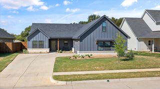 2040 Salina Circle, Granbury, TX 76048