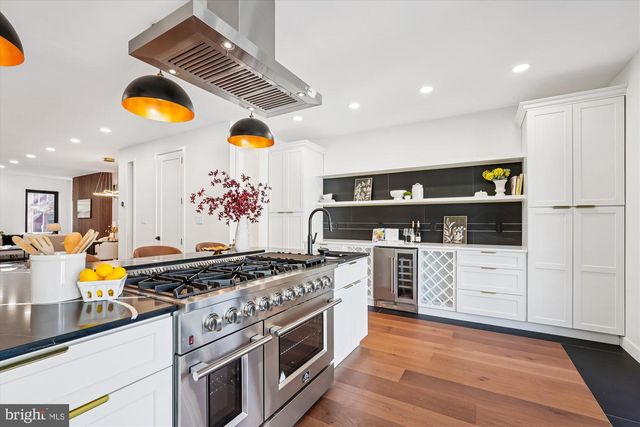 951 SHEPHERD ST NW, Washington, DC 20011