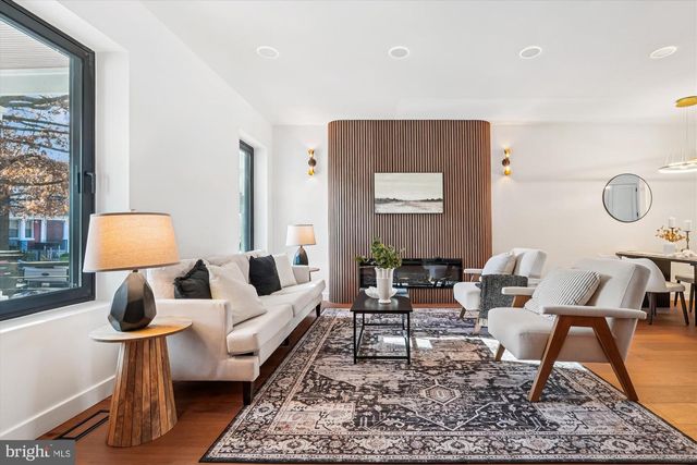 951 SHEPHERD ST NW, Washington, DC 20011