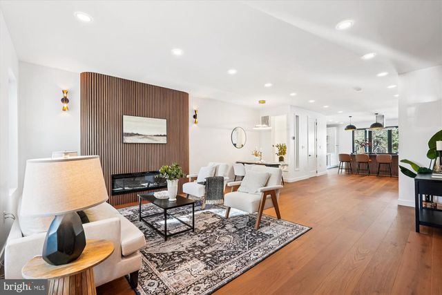 951 SHEPHERD ST NW, Washington, DC 20011