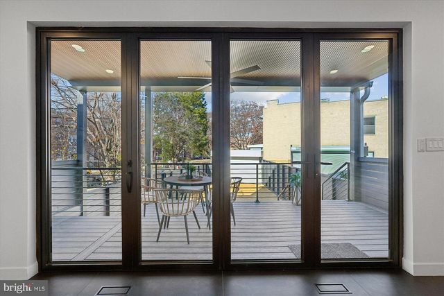 951 SHEPHERD ST NW, Washington, DC 20011