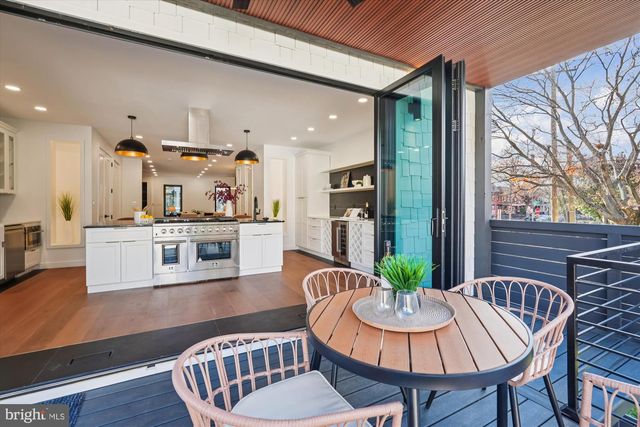 951 SHEPHERD ST NW, Washington, DC 20011