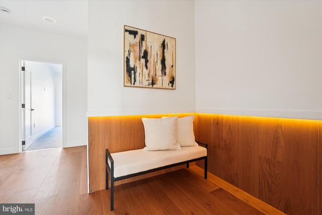 951 SHEPHERD ST NW, Washington, DC 20011