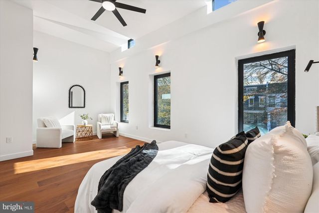 951 SHEPHERD ST NW, Washington, DC 20011