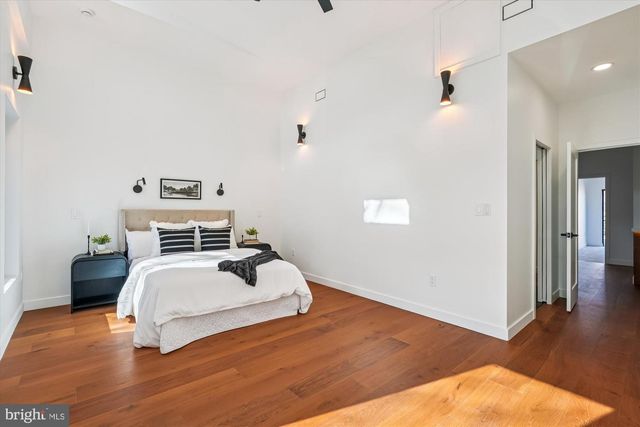 951 SHEPHERD ST NW, Washington, DC 20011