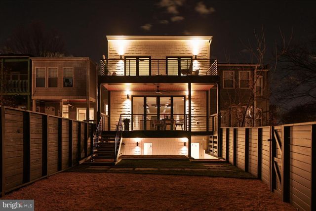 951 SHEPHERD ST NW, Washington, DC 20011