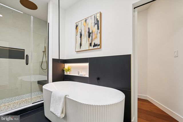 951 SHEPHERD ST NW, Washington, DC 20011