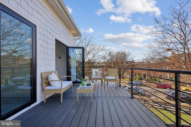 951 SHEPHERD ST NW, Washington, DC 20011