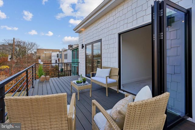 951 SHEPHERD ST NW, Washington, DC 20011