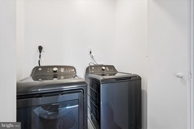 951 SHEPHERD ST NW, Washington, DC 20011