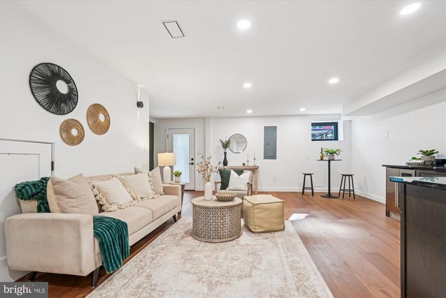 951 SHEPHERD ST NW, Washington, DC 20011