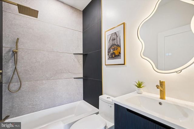 951 SHEPHERD ST NW, Washington, DC 20011