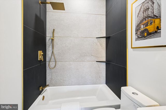 951 SHEPHERD ST NW, Washington, DC 20011