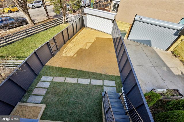 951 SHEPHERD ST NW, Washington, DC 20011