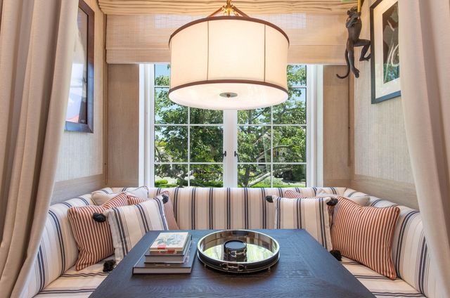 236 Phipps Plaza 202, Palm Beach, FL 33480