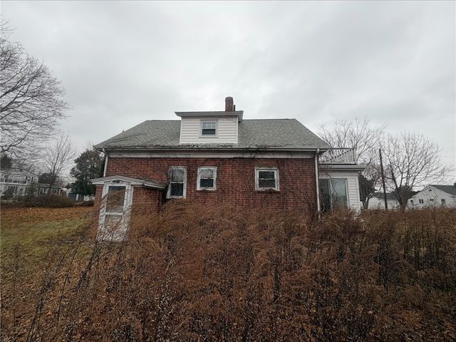 97 Floral Avenue, North Kingstown, RI 02852