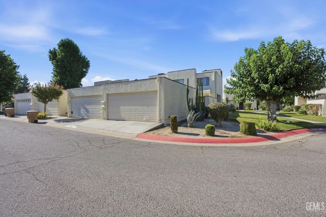 1343 Aquarius Court, Bakersfield, CA 93309