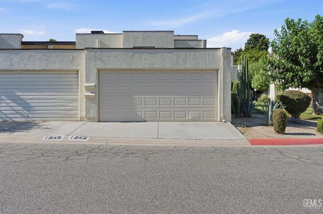 1343 Aquarius Court, Bakersfield, CA 93309