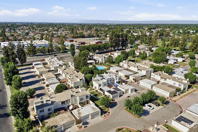 1343 Aquarius Court, Bakersfield, CA 93309