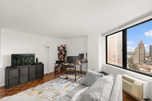 1641 3rd Ave Apt 16C, New York City, NY 10128