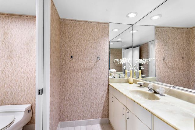 5080 N Ocean Drive 9d, Singer Island, FL 33404