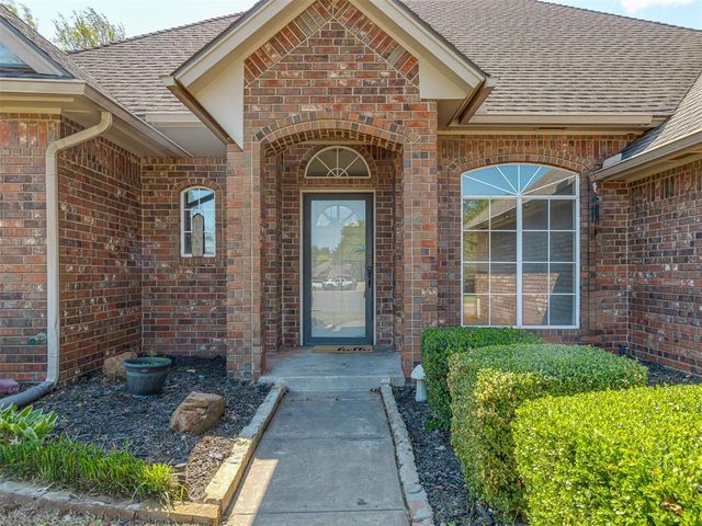 2700 Woodhollow Trail, Edmond, OK 73012