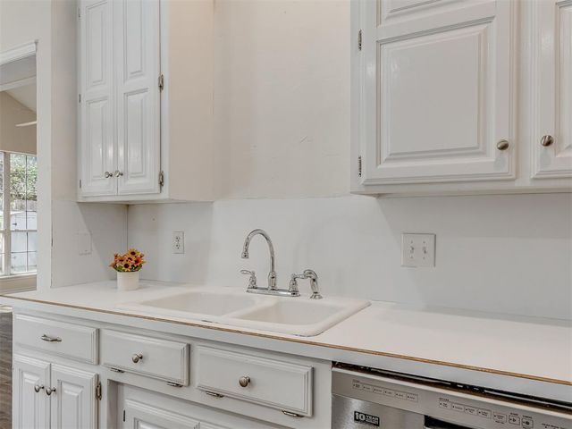 2700 Woodhollow Trail, Edmond, OK 73012