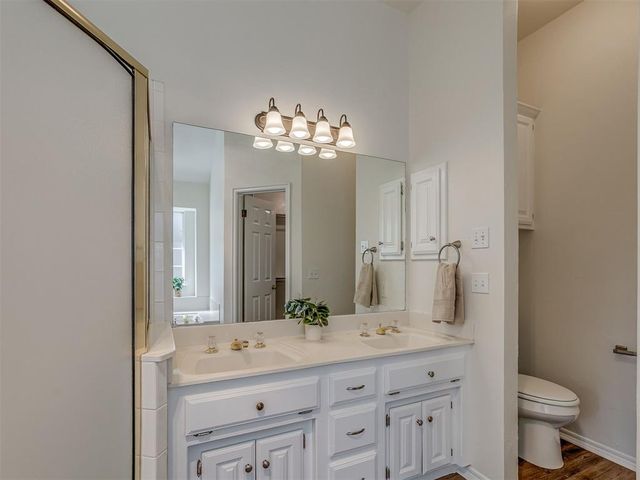 2700 Woodhollow Trail, Edmond, OK 73012