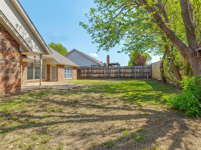 2700 Woodhollow Trail, Edmond, OK 73012