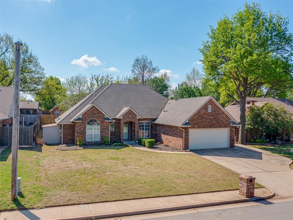 2700 Woodhollow Trail, Edmond, OK 73012