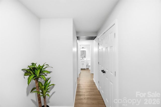 1047 White Plains Road, Charlotte, NC 28213