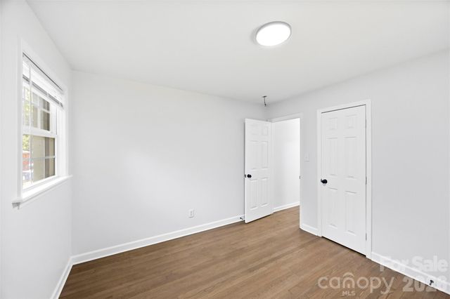 1047 White Plains Road, Charlotte, NC 28213