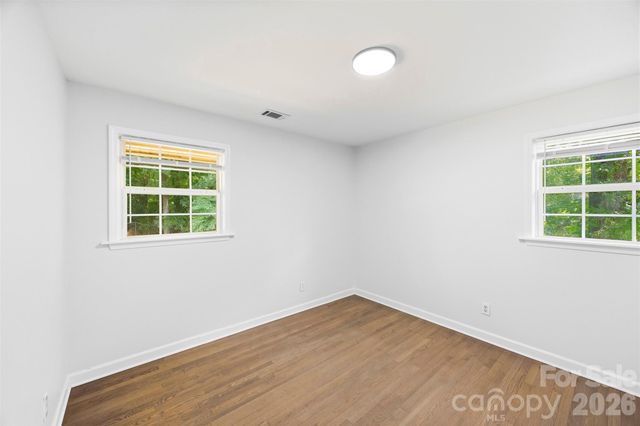 1047 White Plains Road, Charlotte, NC 28213