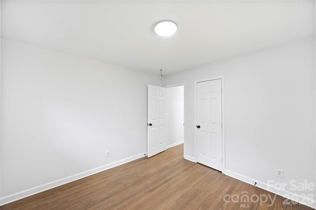 1047 White Plains Road, Charlotte, NC 28213