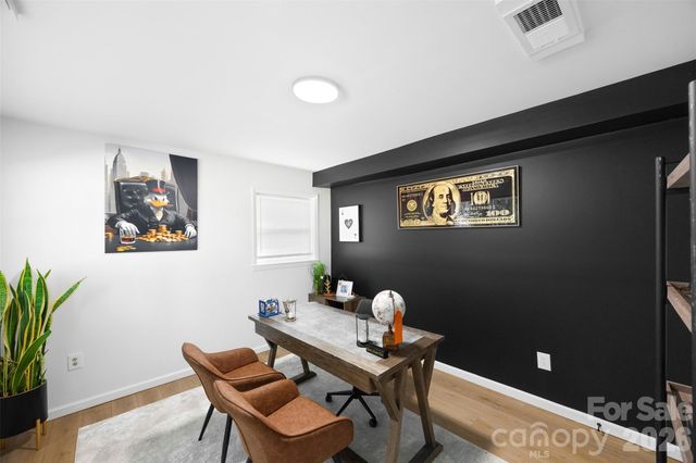 1047 White Plains Road, Charlotte, NC 28213