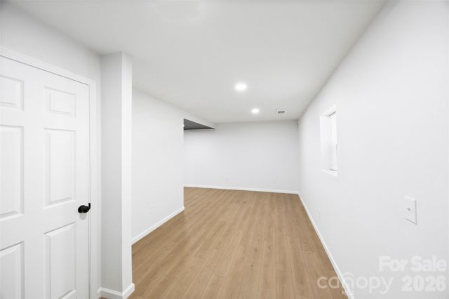 1047 White Plains Road, Charlotte, NC 28213