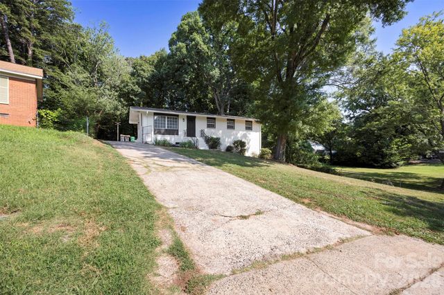 1047 White Plains Road, Charlotte, NC 28213