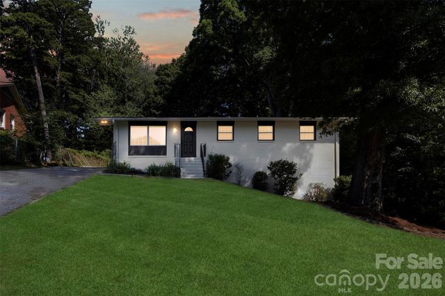 1047 White Plains Road, Charlotte, NC 28213