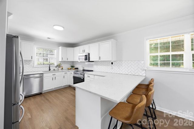 1047 White Plains Road, Charlotte, NC 28213