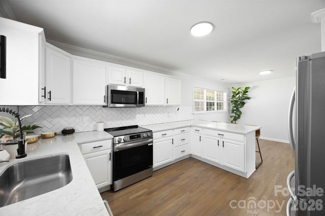 1047 White Plains Road, Charlotte, NC 28213