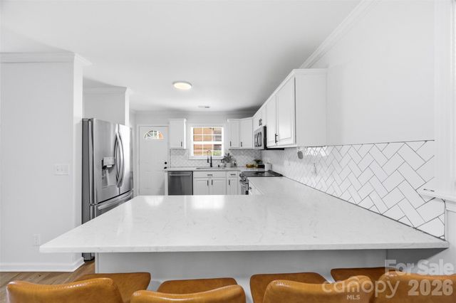 1047 White Plains Road, Charlotte, NC 28213
