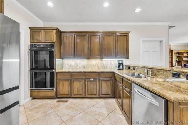 10329 S Granite Avenue, Tulsa, OK 74137