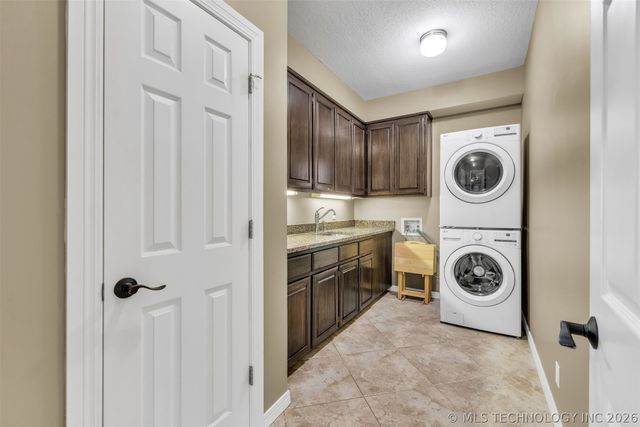 10329 S Granite Avenue, Tulsa, OK 74137