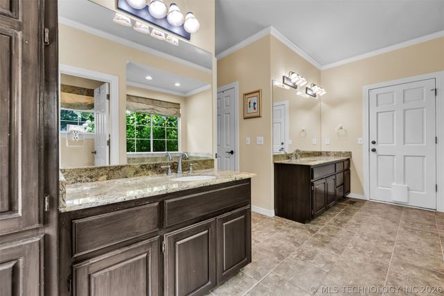 10329 S Granite Avenue, Tulsa, OK 74137