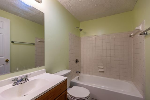 2408 Warfield Drive, Grove City, OH 43123