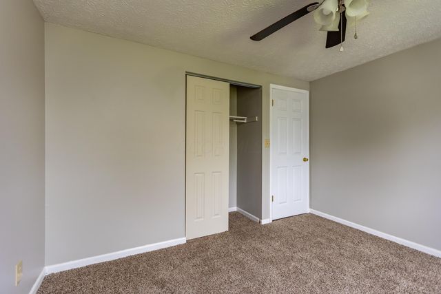 2408 Warfield Drive, Grove City, OH 43123