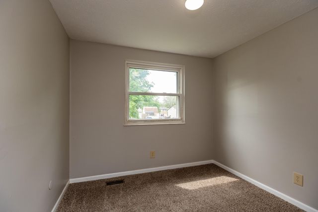 2408 Warfield Drive, Grove City, OH 43123