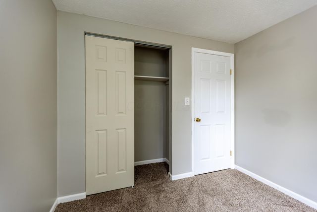 2408 Warfield Drive, Grove City, OH 43123