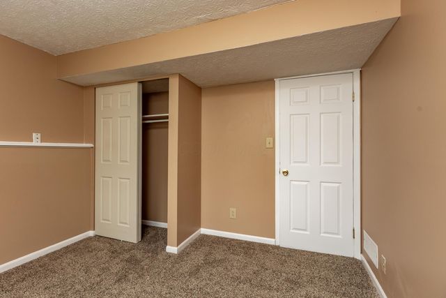 2408 Warfield Drive, Grove City, OH 43123
