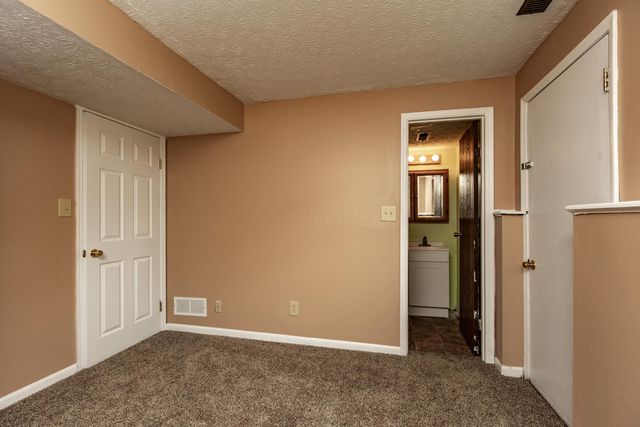 2408 Warfield Drive, Grove City, OH 43123